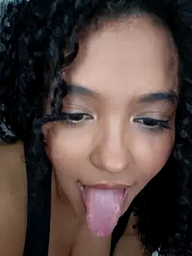 Snapshot of pandinhagamer chatting on March 2026 02:33:02 AM pandinhagamer online show from March 2026 02:33:02 AM