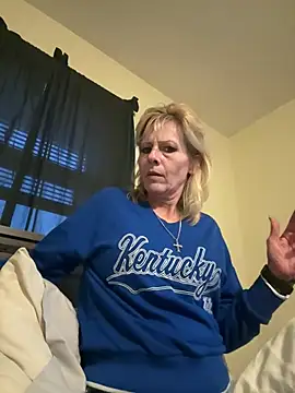 Snapshot of FireAfterDark chatting on March 2026 11:43:01 PM FireAfterDark online show from March 2026 11:43:01 PM