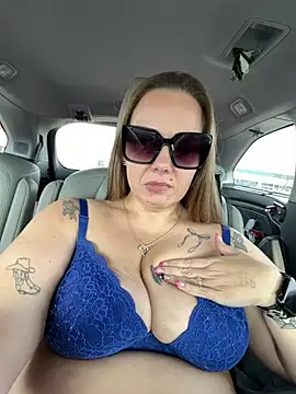 lickablelynn87 online show from February 2026 04:46:02 PM