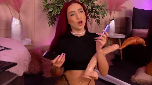 CrystalRedd online show from February 2026 06:22:01 AM