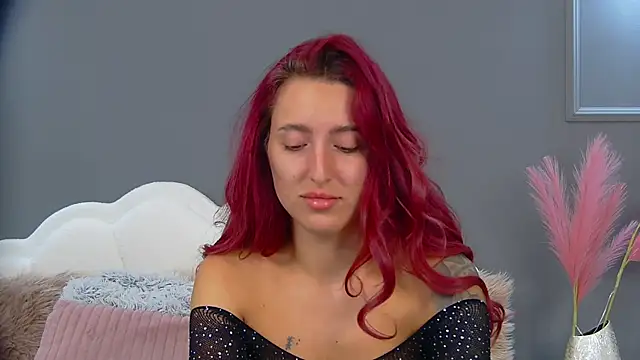 CrystalRedd online show from July 2026 06:18:01 AM
