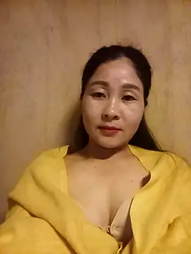 Snapshot of Dunk-namic chatting on February 2026 12:48:02 PM Dunk-namic online show from February 2026 12:48:02 PM