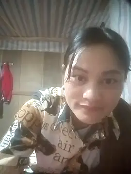 Snapshot of Momo-biki chatting on April 2026 02:15:02 AM Momo-biki online show from April 2026 02:15:02 AM