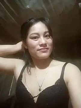 Snapshot of Momo-biki chatting on April 2026 08:40:02 AM Momo-biki online show from April 2026 08:40:02 AM