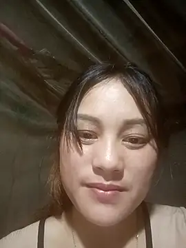 Snapshot of Momo-biki chatting on May 2026 12:21:01 PM Momo-biki online show from May 2026 12:21:01 PM