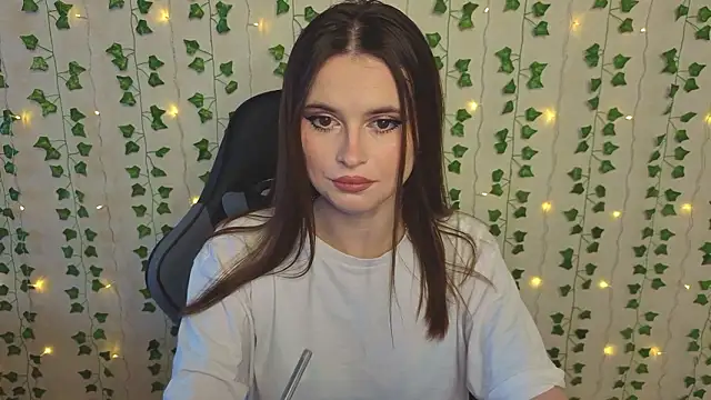 Snapshot of AliceIMonta chatting on February 2026 01:10:01 PM AliceIMonta online show from February 2026 01:10:01 PM