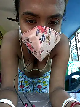 Snapshot of Mahira06 chatting on April 2026 04:35:01 AM Mahira06 online show from April 2026 04:35:01 AM