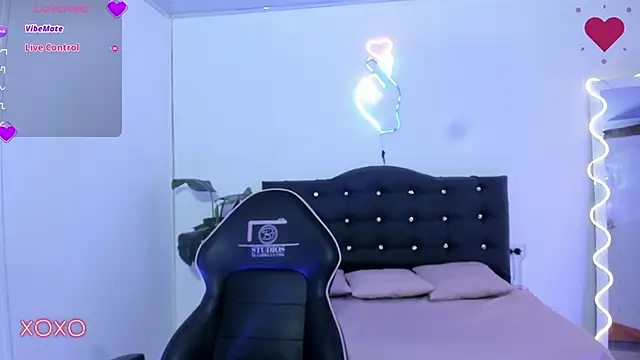 MILAH TAY online show from February 2026 11:37:02 AM