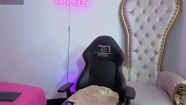 MILAH TAY online show from March 2026 03:17:01 AM