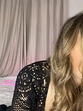 Alyxra online show from February 2026 08:18:01 AM