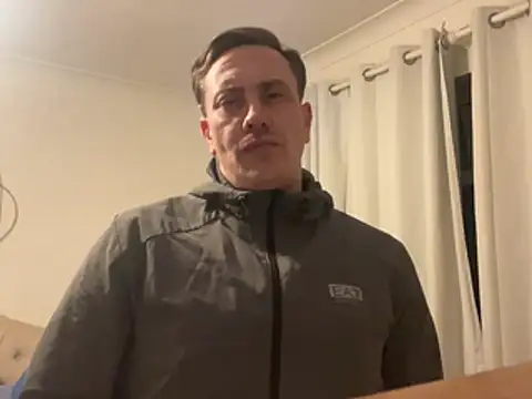 malcolm2334 online show from April 2026 07:30:02 PM