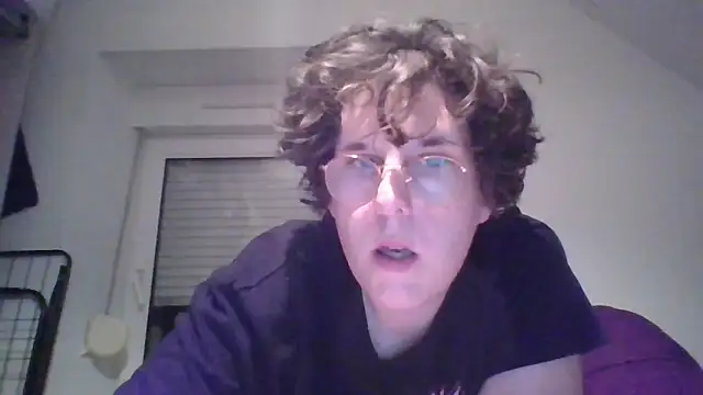 Snapshot of OIseauNoir88 chatting on April 2026 08:17:01 PM OIseauNoir88 online show from April 2026 08:17:01 PM