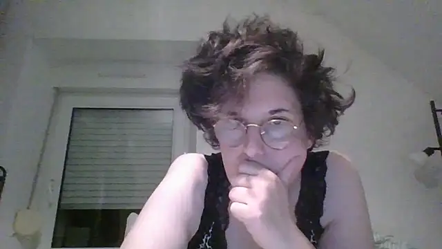 Snapshot of OIseauNoir88 chatting on April 2026 07:58:01 PM OIseauNoir88 online show from April 2026 07:58:01 PM