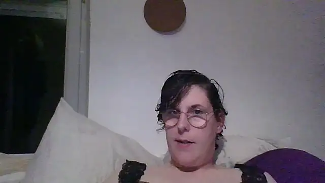 Snapshot of OIseauNoir88 chatting on April 2026 07:51:02 PM OIseauNoir88 online show from April 2026 07:51:02 PM