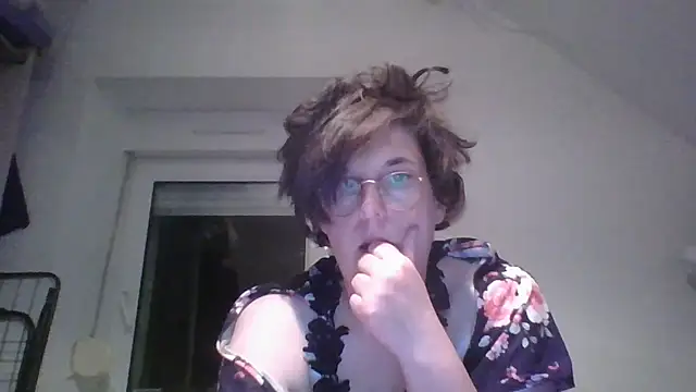 Snapshot of OIseauNoir88 chatting on April 2026 07:19:01 PM OIseauNoir88 online show from April 2026 07:19:01 PM