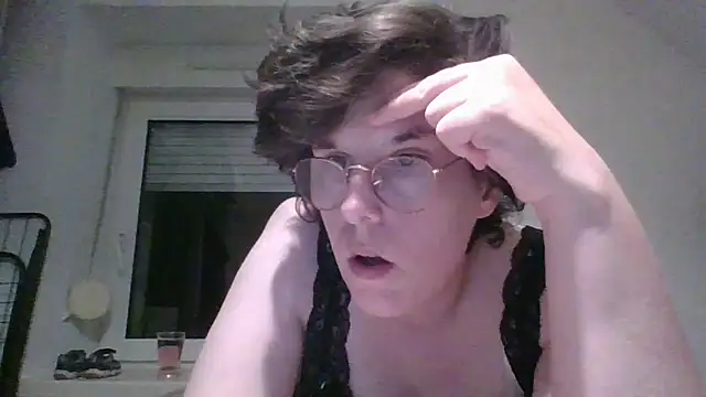 Snapshot of OIseauNoir88 chatting on April 2026 07:43:01 PM OIseauNoir88 online show from April 2026 07:43:01 PM