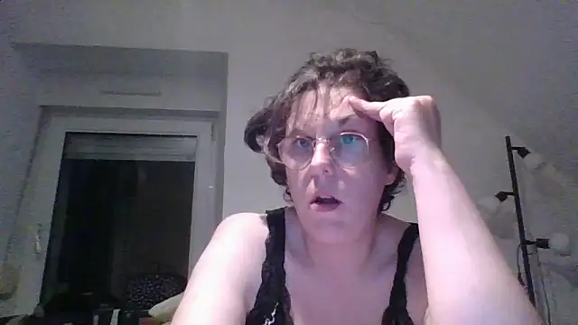 Snapshot of OIseauNoir88 chatting on April 2026 07:15:02 PM OIseauNoir88 online show from April 2026 07:15:02 PM