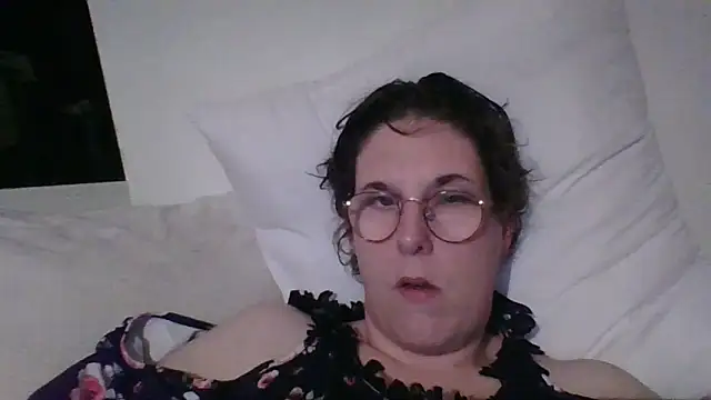 Snapshot of OIseauNoir88 chatting on April 2026 07:50:02 PM OIseauNoir88 online show from April 2026 07:50:02 PM