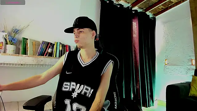 Snapshot of juan_posada chatting on February 2026 05:52:01 PM juan posada online show from February 2026 05:52:01 PM