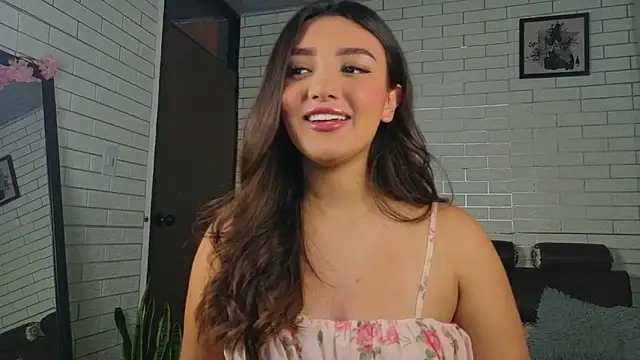 Snapshot of Catalu_x chatting on April 2026 12:33:01 AM Catalu x online show from April 2026 12:33:01 AM