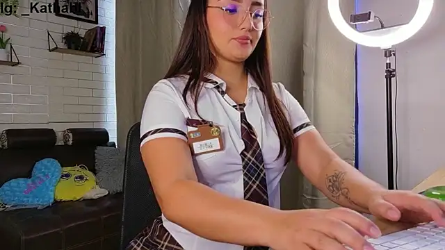 Snapshot of Catalu_x chatting on April 2026 06:10:01 PM Catalu x online show from April 2026 06:10:01 PM