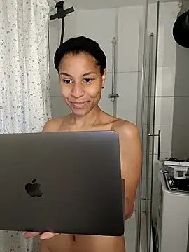 Snapshot of YaraEstelle chatting on March 2026 05:46:01 PM YaraEstelle online show from March 2026 05:46:01 PM