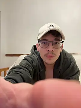 hungtwinkBR online show from June 2026 11:49:01 PM