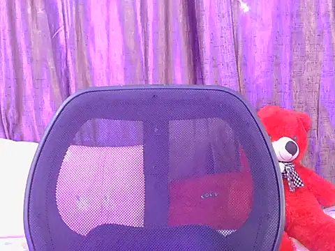 Snapshot of cute-manvii chatting on April 2026 07:35:01 AM cute-manvii online show from April 2026 07:35:01 AM