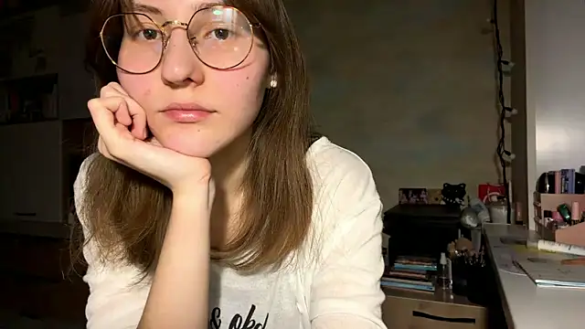 Miaaa Moon online show from February 2026 04:33:01 PM