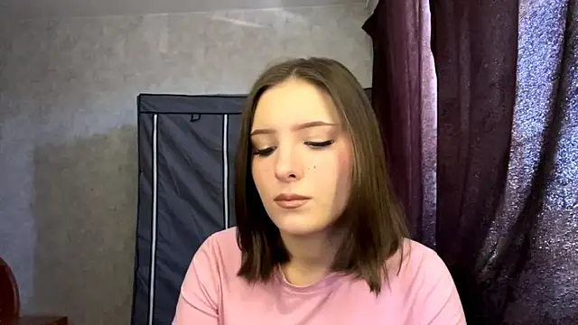 FoxieFlare online show from April 2026 05:26:02 AM