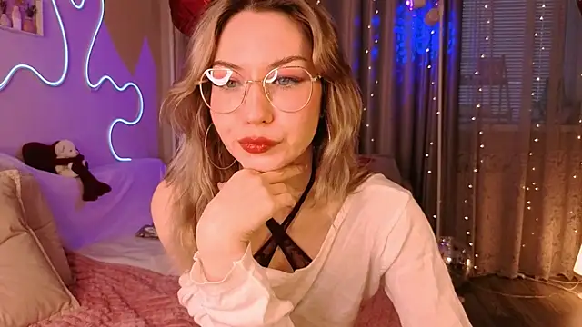 lusciousslily online show from February 2026 01:37:01 AM