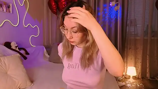 lusciousslily online show from February 2026 01:37:02 AM