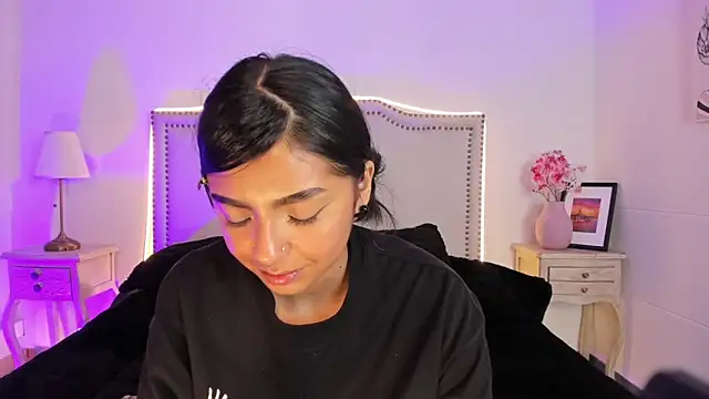 Snapshot of nia-malkova chatting on March 2026 11:43:02 AM nia-malkova online show from March 2026 11:43:02 AM