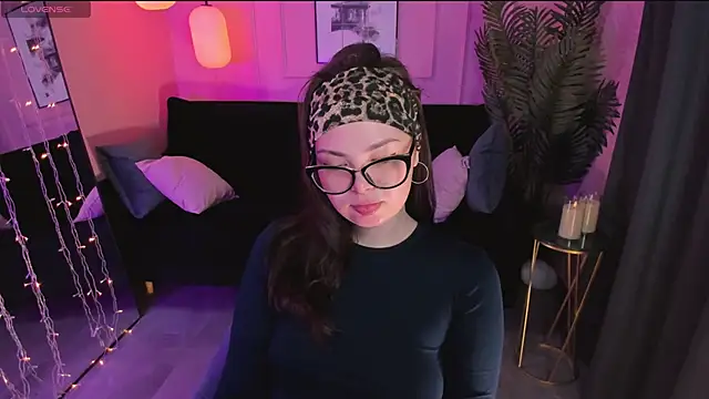 Maykinkya online show from February 2026 02:04:02 PM