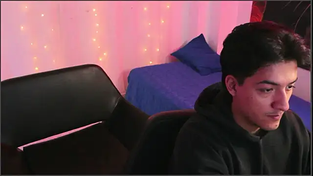 Snapshot of RoseSinsDonViktor chatting on March 2026 04:46:02 PM RoseSinsDonViktor online show from March 2026 04:46:02 PM