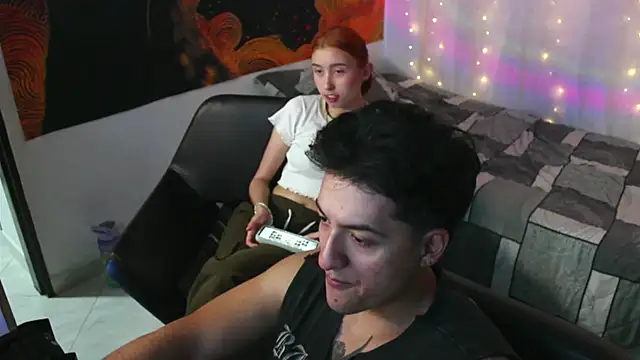 Snapshot of RoseSinsDonViktor chatting on May 2026 01:33:02 AM RoseSinsDonViktor online show from May 2026 01:33:02 AM