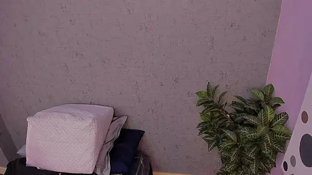 Snapshot of lil_miia chatting on March 2026 07:09:02 PM lil miia online show from March 2026 07:09:02 PM