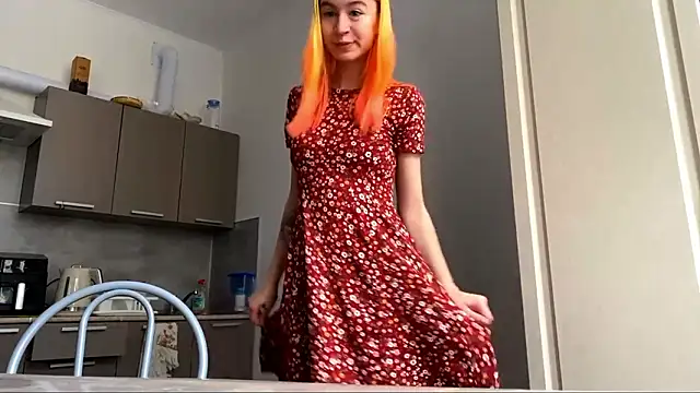 Snapshot of EmilyHein chatting on February 2026 06:25:02 AM EmilyHein online show from February 2026 06:25:02 AM