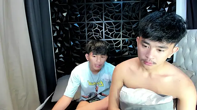 xlovercutietwink online show from April 2026 04:39:01 AM