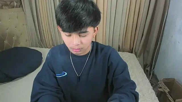 xlovercutietwink online show from April 2026 05:07:02 PM