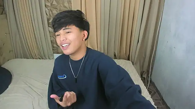 xlovercutietwink online show from April 2026 04:35:01 PM