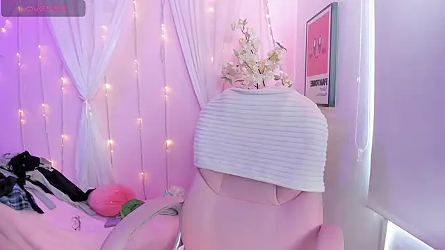 Snapshot of Bella_Miller1_ chatting on March 2026 03:40:02 PM Bella Miller1 online show from March 2026 03:40:02 PM