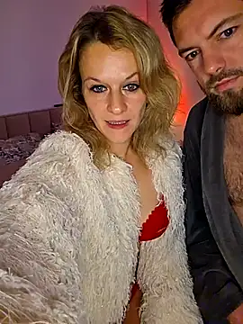 Snapshot of Couple-Kiwii-Orchidee-Boy chatting on March 2026 06:14:02 PM Couple-Kiwii-Orchidee-Boy online show from March 2026 06:14:02 PM