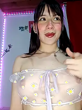 Snapshot of MikasaxX_ chatting on April 2026 04:37:01 AM MikasaxX online show from April 2026 04:37:01 AM