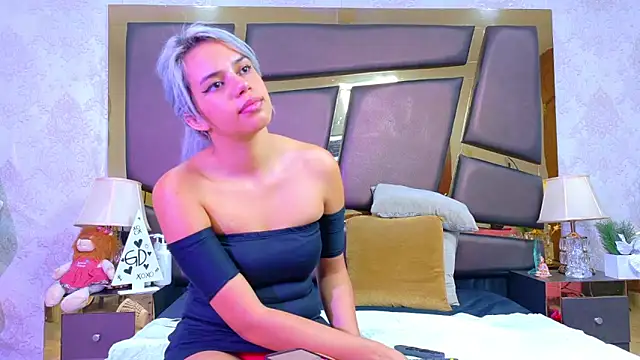 Snapshot of AlanaHouston chatting on April 2026 04:39:02 AM AlanaHouston online show from April 2026 04:39:02 AM