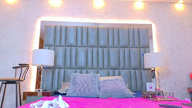 Snapshot of AlanaHouston chatting on April 2026 04:49:02 AM AlanaHouston online show from April 2026 04:49:02 AM