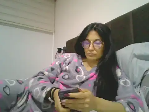 Snapshot of sweetsensations chatting on April 2026 11:05:02 PM sweetsensations online show from April 2026 11:05:02 PM