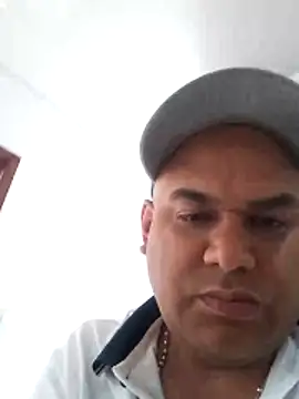 wessAndSandri online show from February 2026 07:54:02 PM