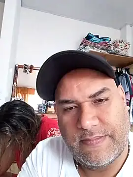 wessAndSandri online show from April 2026 07:42:01 PM