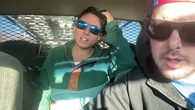 Snapshot of mr_mrs_glitter chatting on April 2026 09:52:01 PM mr mrs glitter online show from April 2026 09:52:01 PM